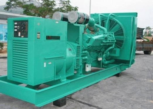 定安75kw康明斯柴油发电车出租